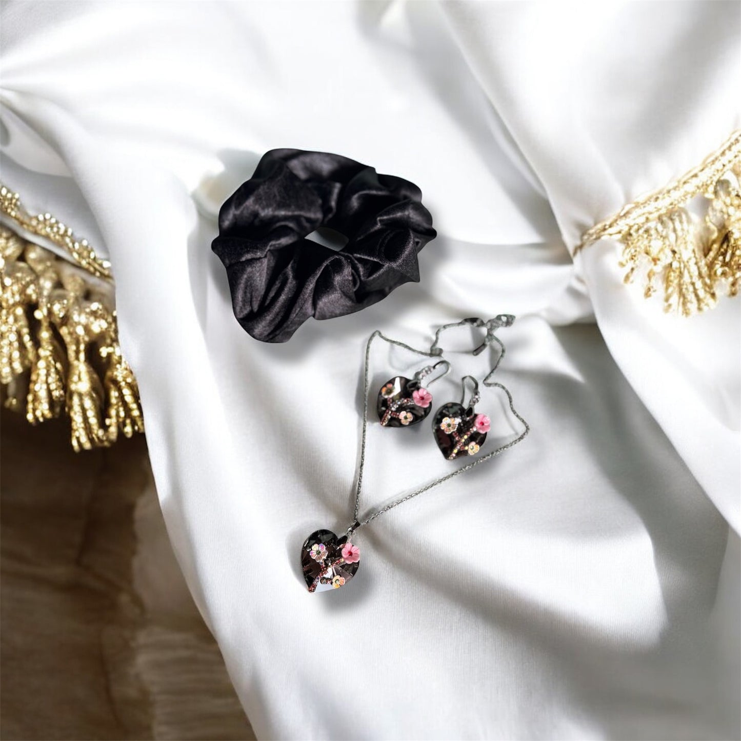 Floral Heart Jewelry, Scrunchie, and Novelty Set