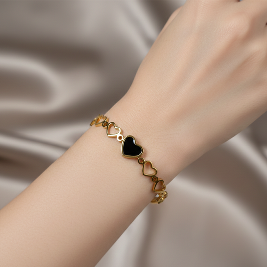 Bold Heart Clasp Bangle