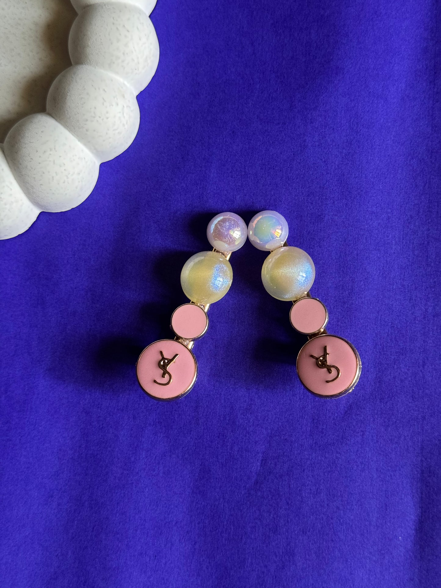 Elegant Hair Accessories with a Touch of Glam